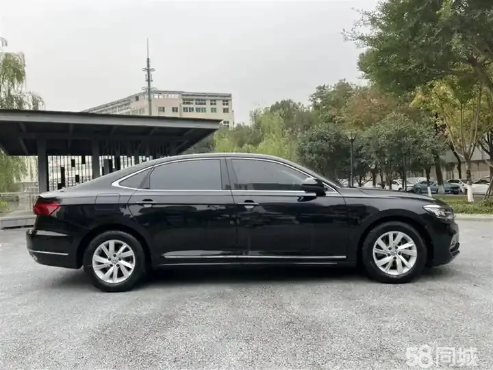 Volkswagen Passat 2019 car image #9