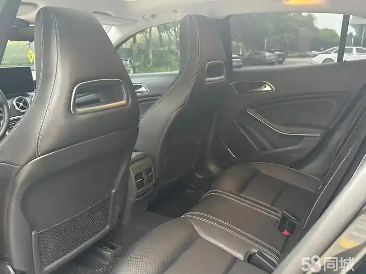 Mercedes-Benz GLA Class 2019 car image #9