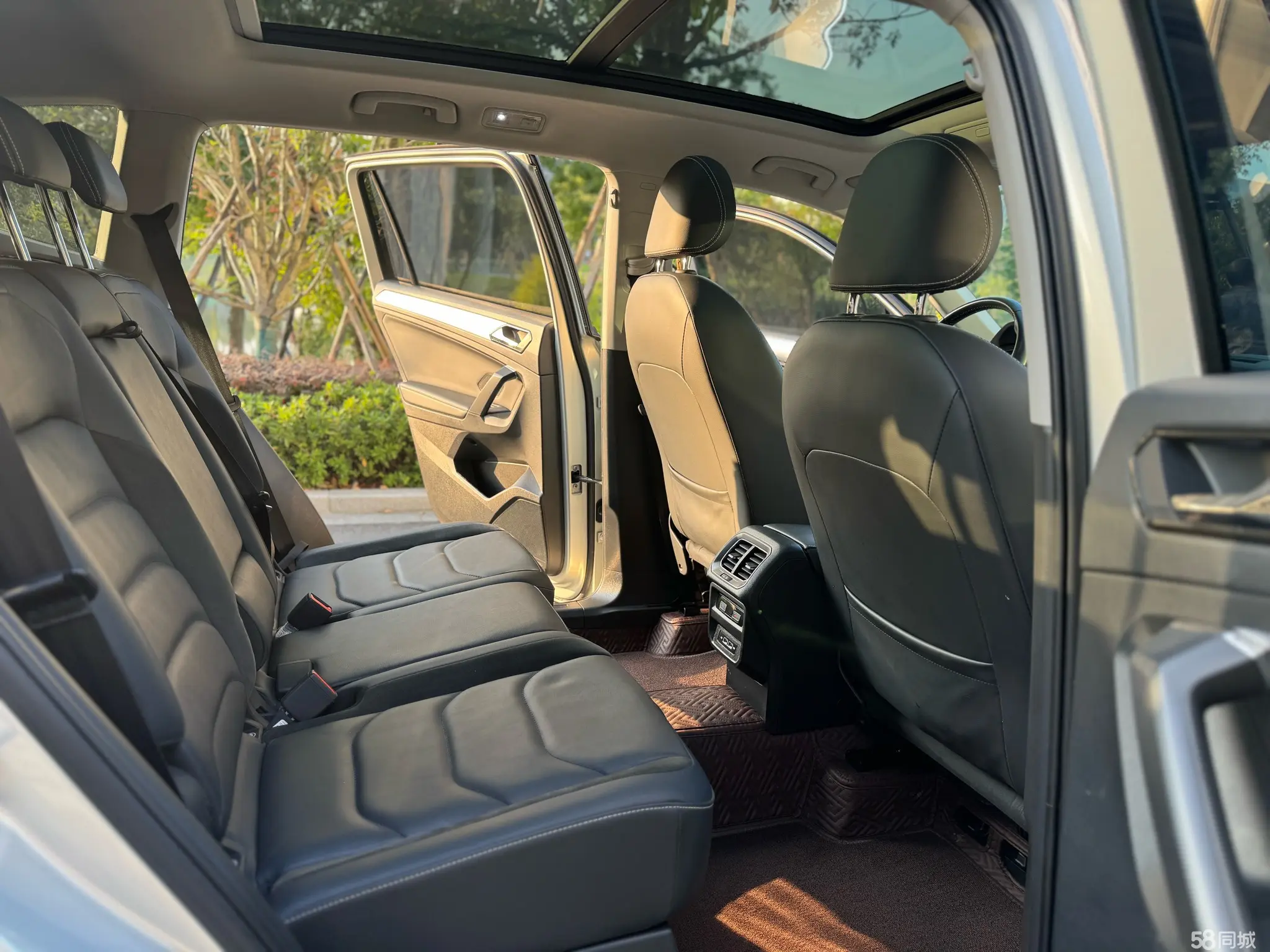 Volkswagen Tiguan L 2020 car image #9