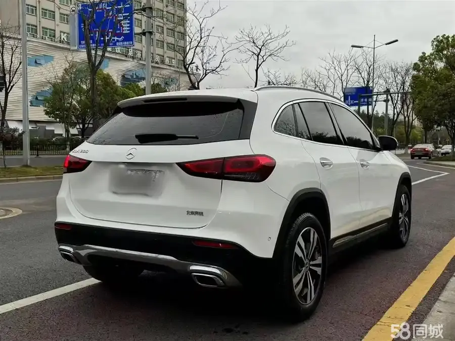 Mercedes-Benz GLA Class 2022 car image #9