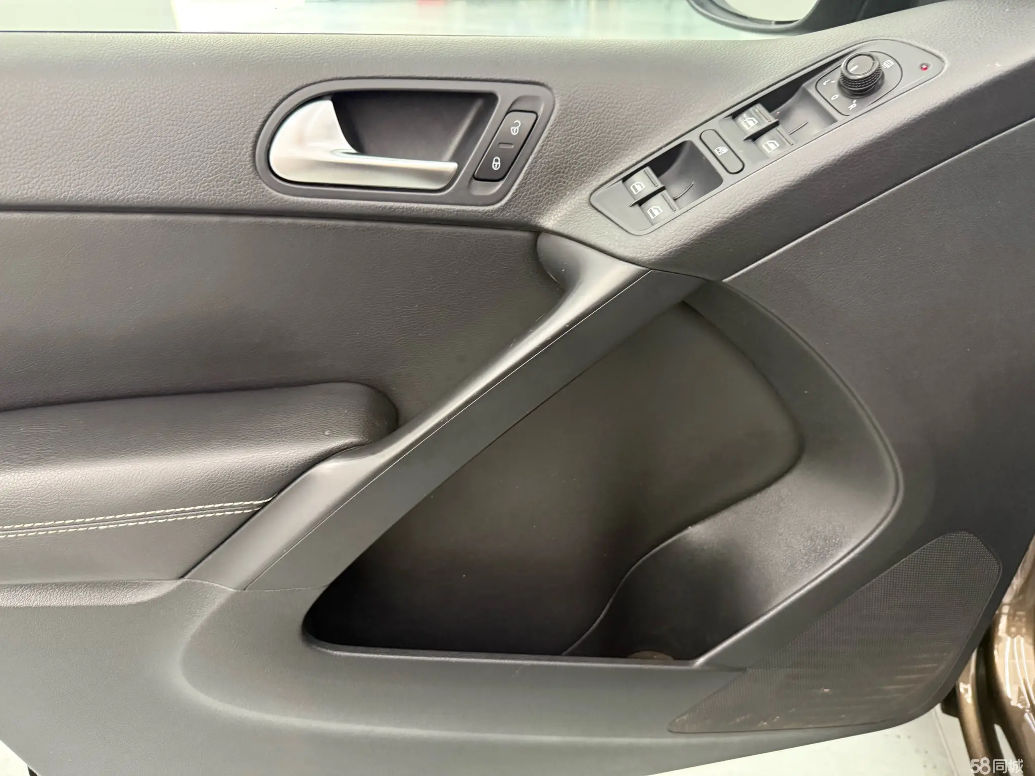 Volkswagen Tiguan 2018 car image #9