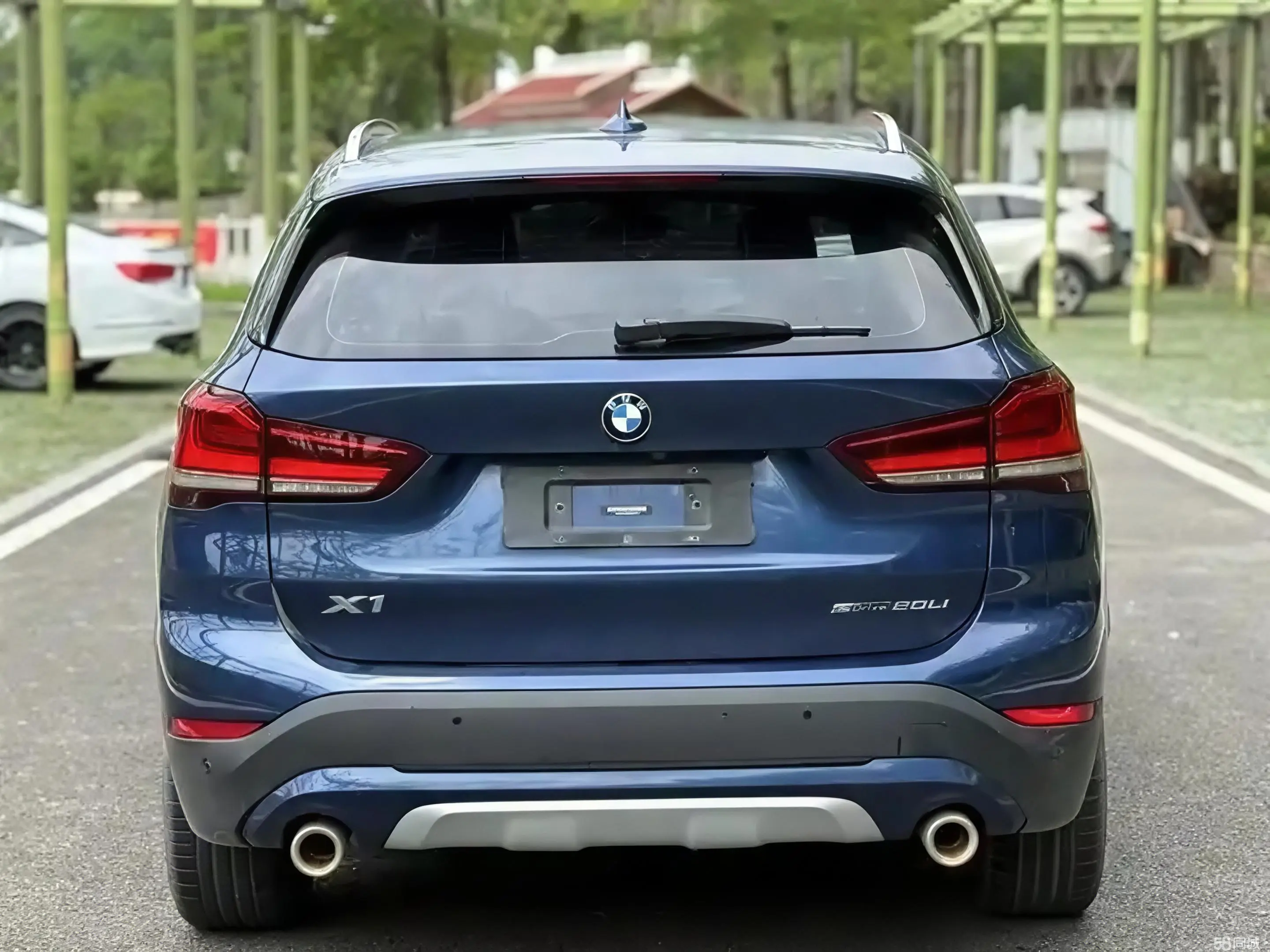 BMW iX M60 2021 car image #9