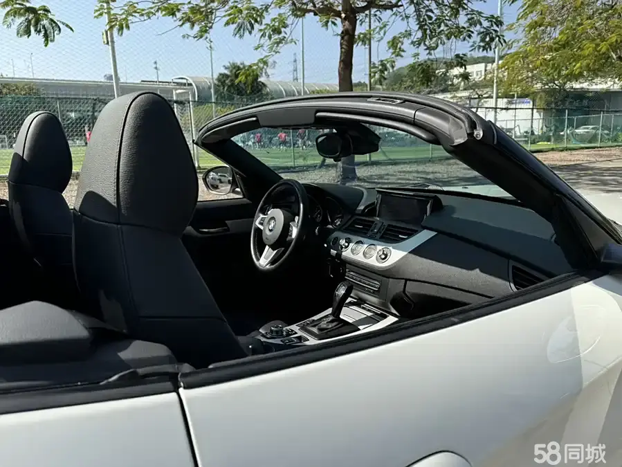 BMW Z4 2011 car image #9