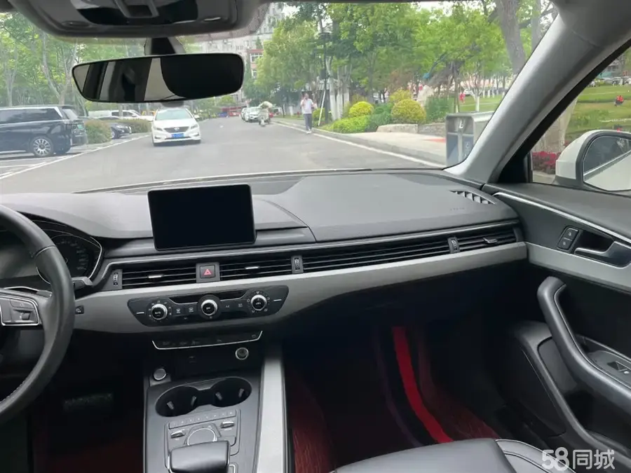 Audi A4L 2018 car image #9