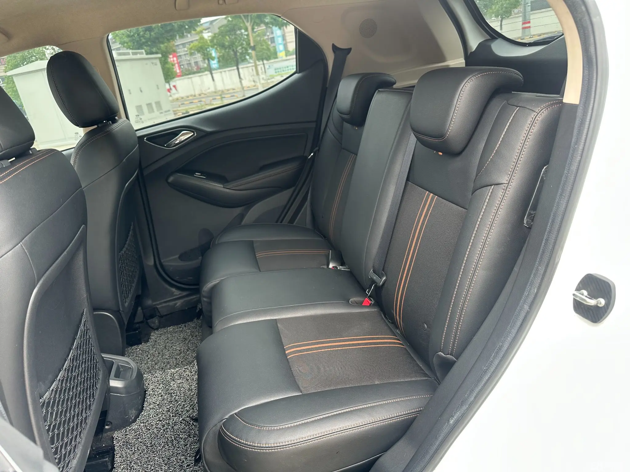 BYD Yuan 2018 صورة سيارة #9