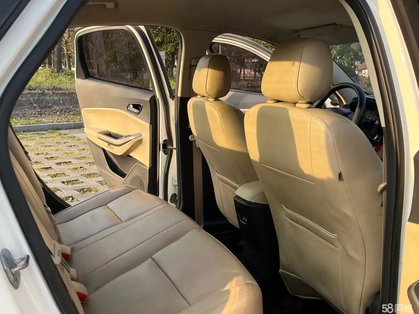 Ford Escort 2016 #9 Ford Escort 2016 car image #9