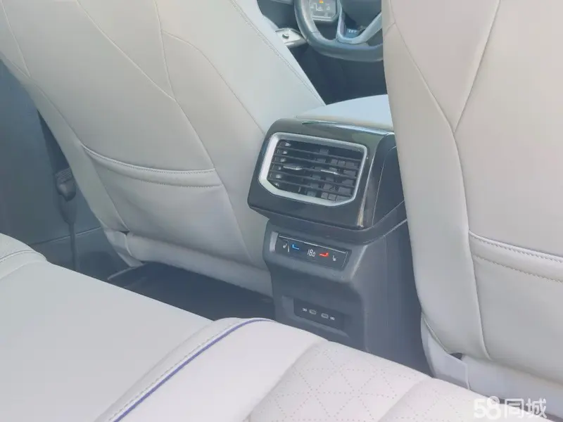 Volkswagen ID.6 X 2021 car image #9