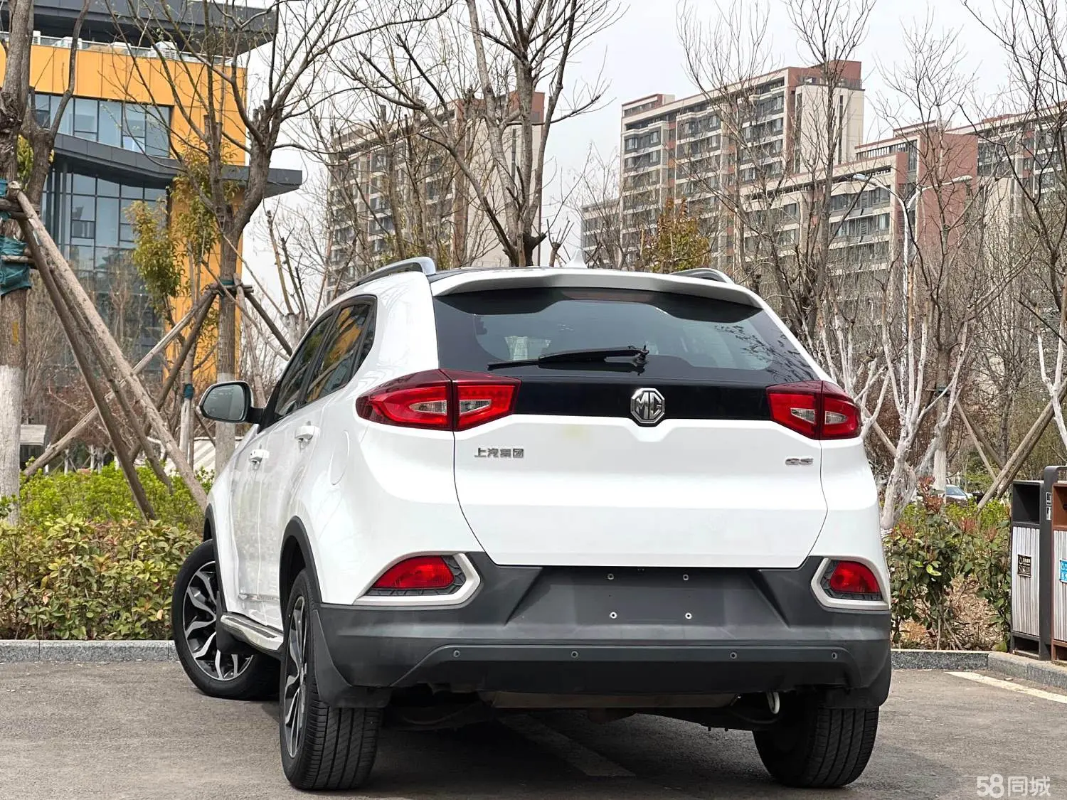 MG GS 2016 car image #9