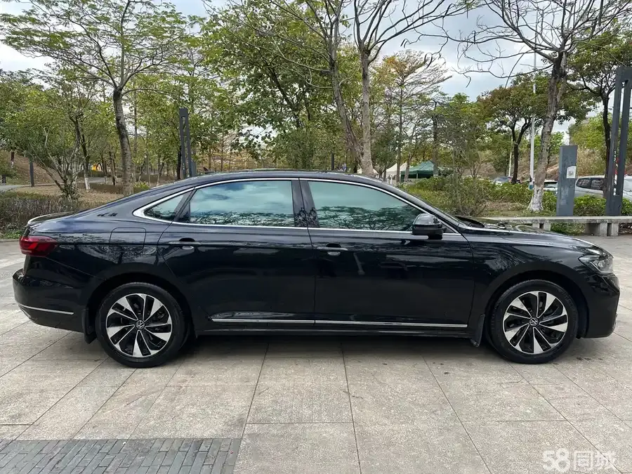 Volkswagen Passat 2021 car image #9