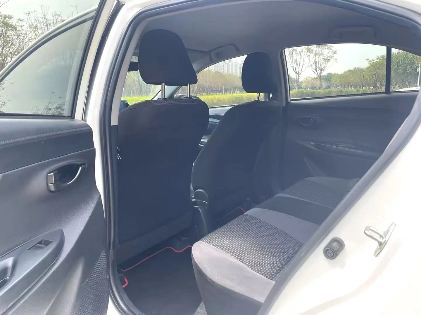 Toyota Vios FS 2023 immagine di auto #9