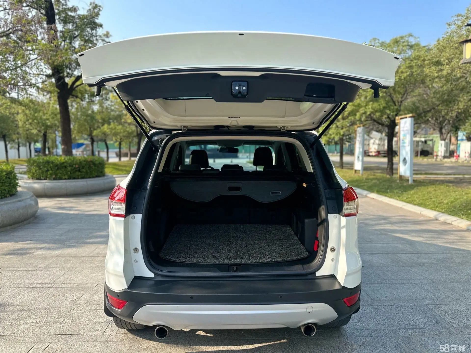 Ford Kuga 2014 car image #9