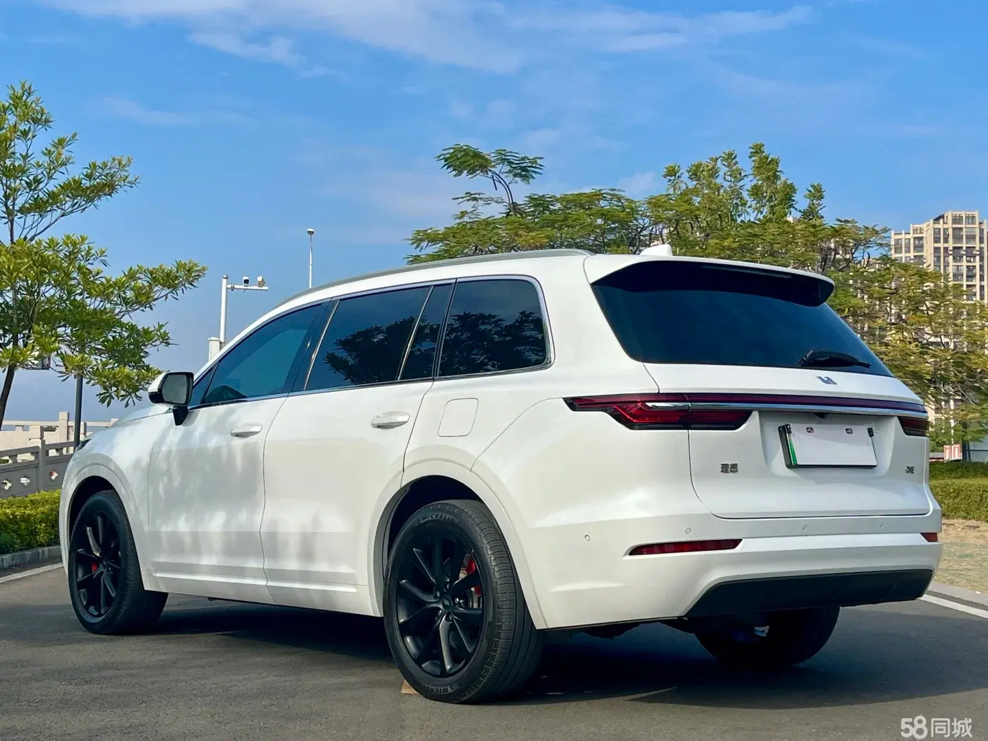 Li i6 2021 imagen de coche #9