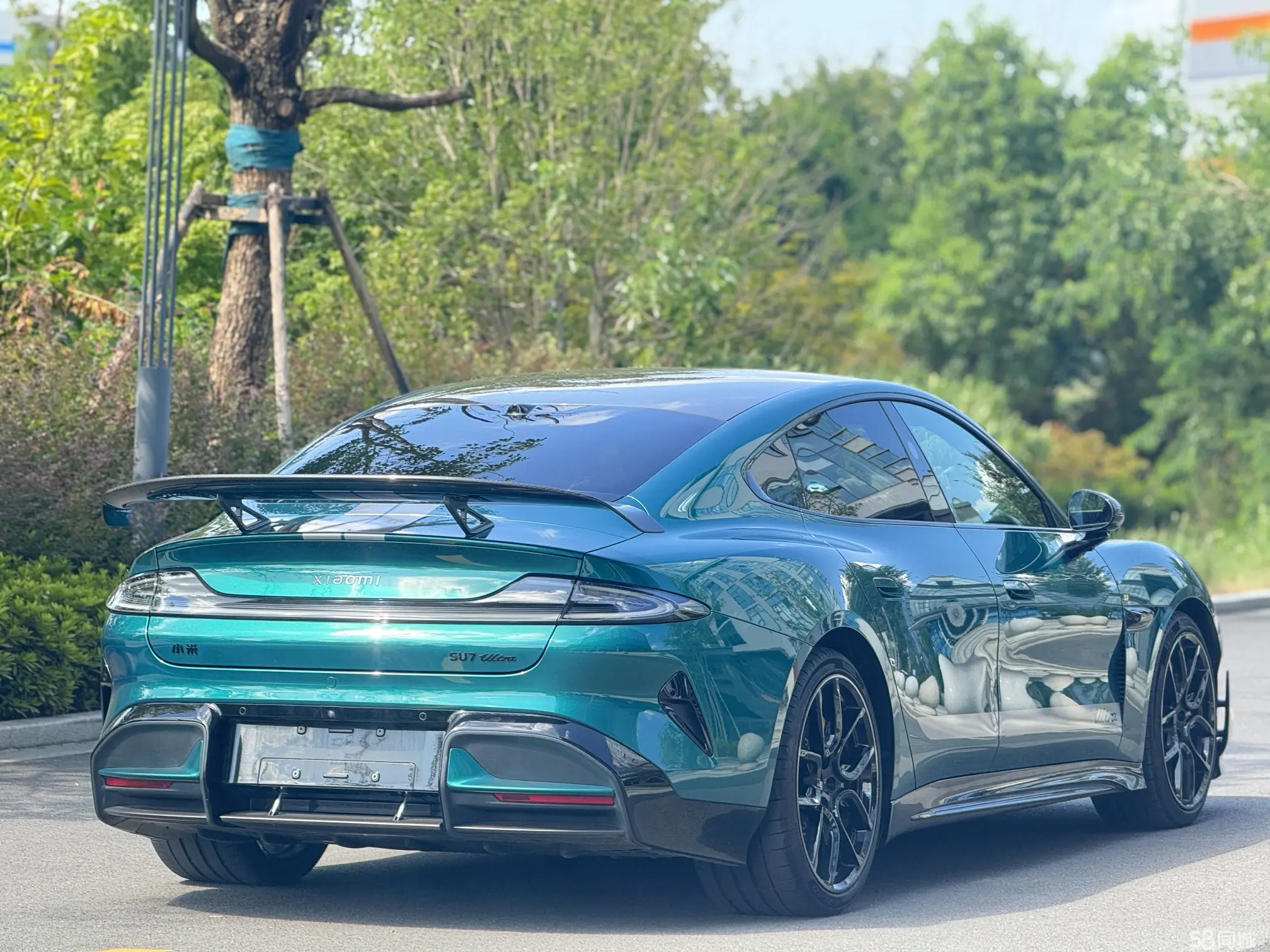 小米汽车 小米SU7 Ultra 2025 汽车图片 #9