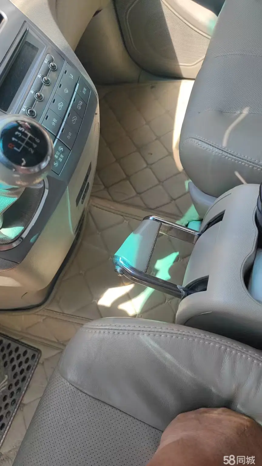 BYD M6 2014 изображение автомобиля #9