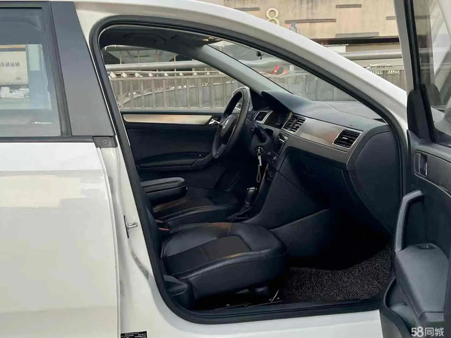 Skoda Rapid Spaceback 2014 immagine di auto #9