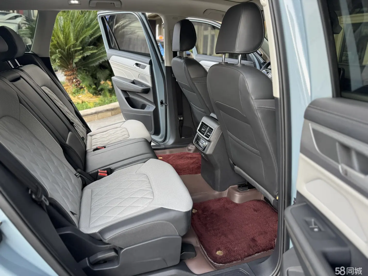 Volkswagen Tavendor 2023 car image #9