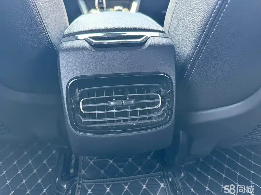 Lynk & Co 03 2019 #9 Lynk & Co 03 2019 car image #9