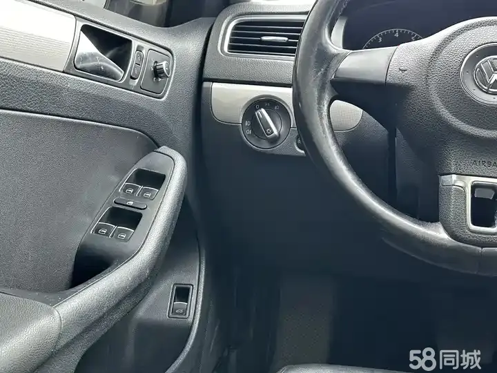 Volkswagen Sagitar 2014 immagine di auto #9