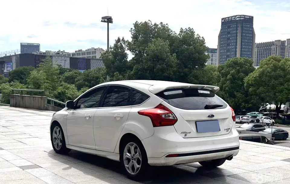 Ford Focus Active 2013 #9 Ford Focus Active 2013 car image #9