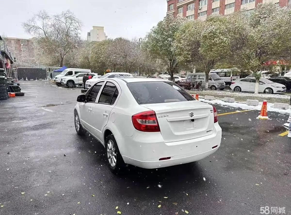 Suzuki SX4 Sedan 2012 imagem de carro #9