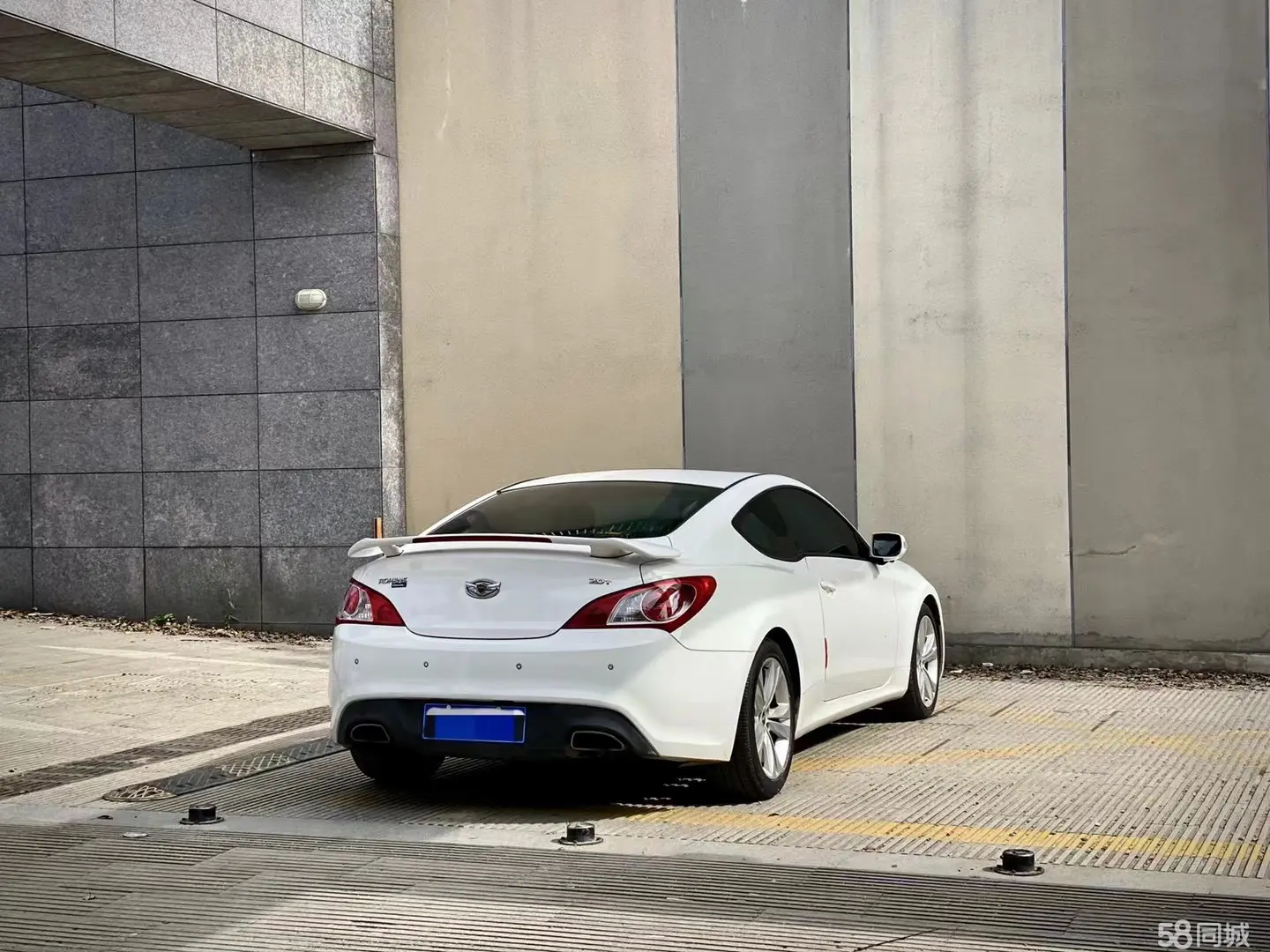 Hyundai Rohens-Coupe 2012 car image #9