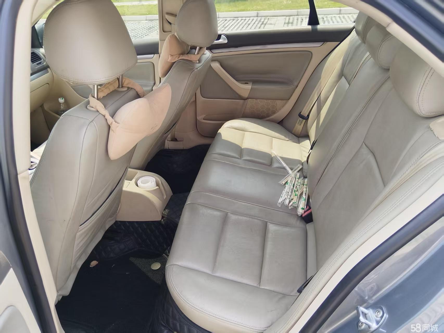 Volkswagen Sagitar 2010 immagine di auto #9