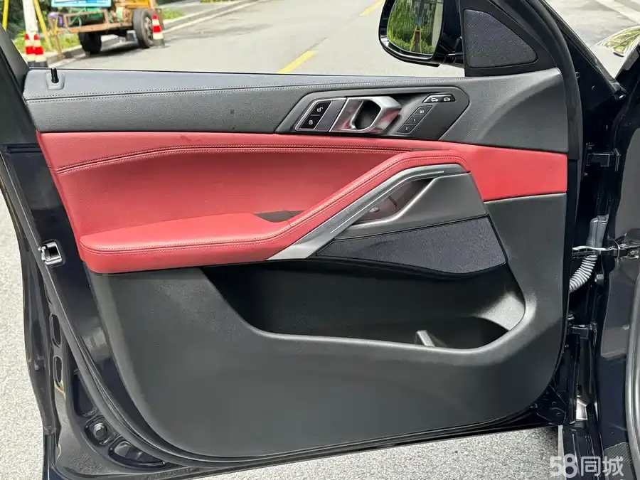 BMW X6 2023 car image #9