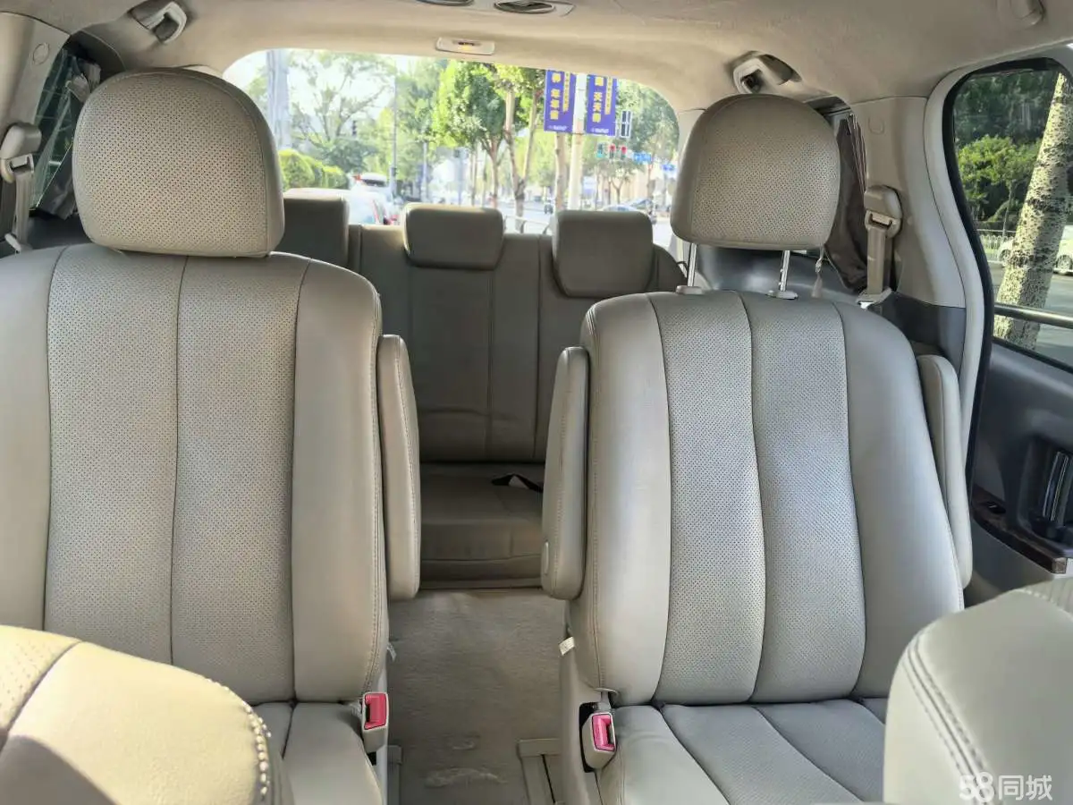 BYD M6 2013 car image #9