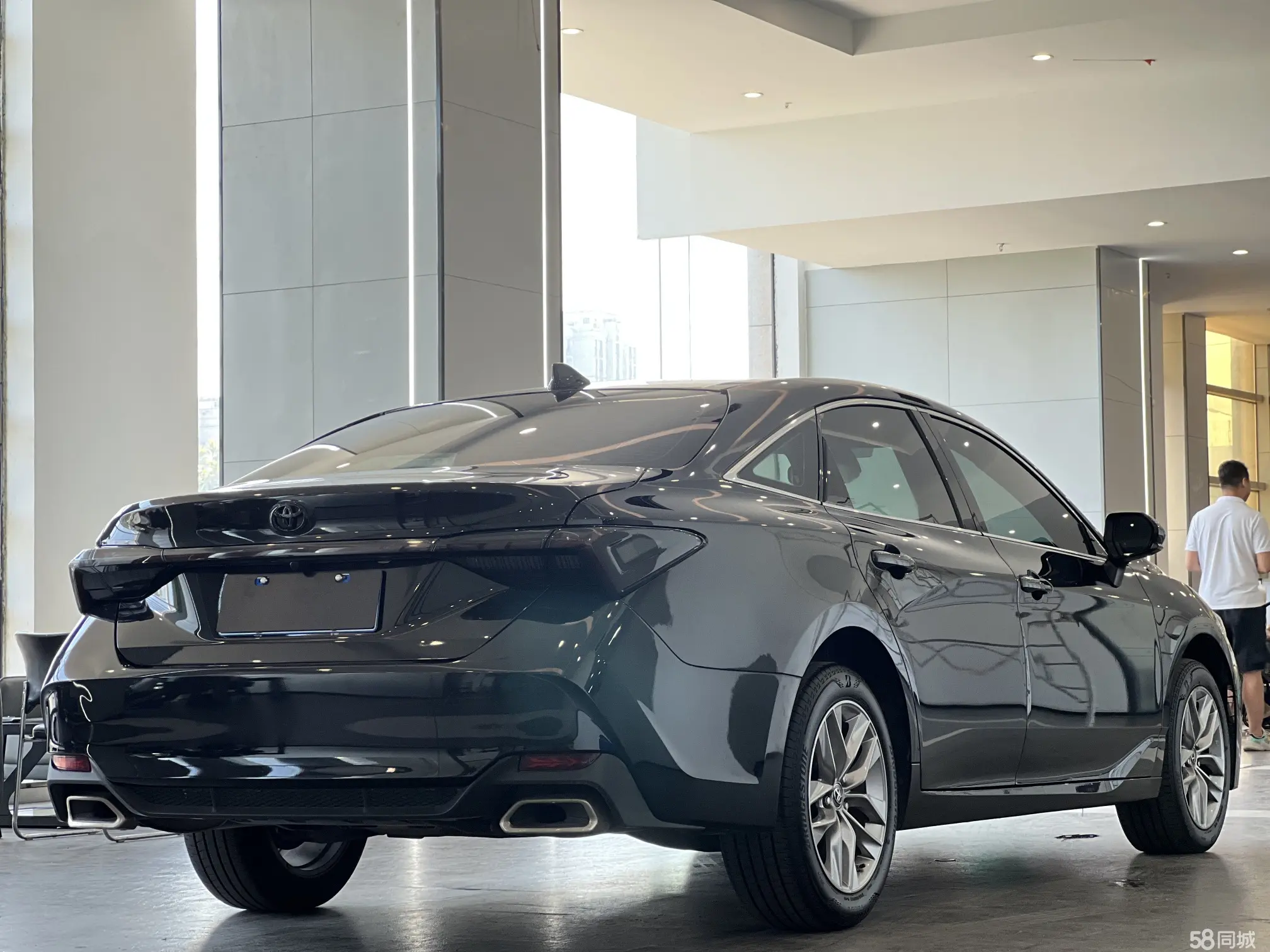 Toyota Avalon 2022 car image #9