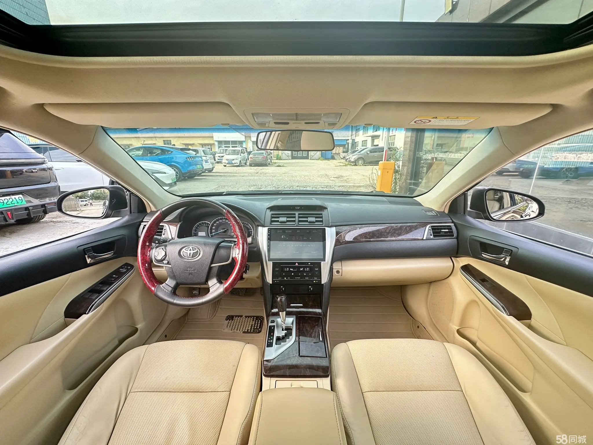 Toyota Camry 2016 car image #9