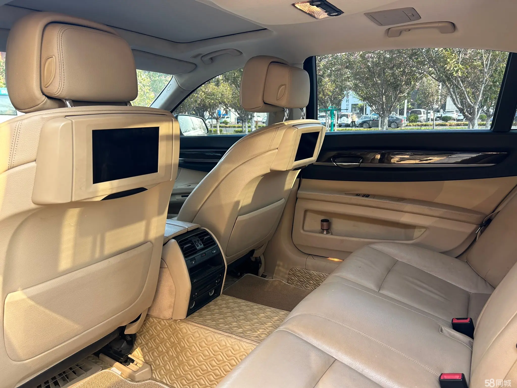 BMW 1 Series M 2010 immagine di auto #9