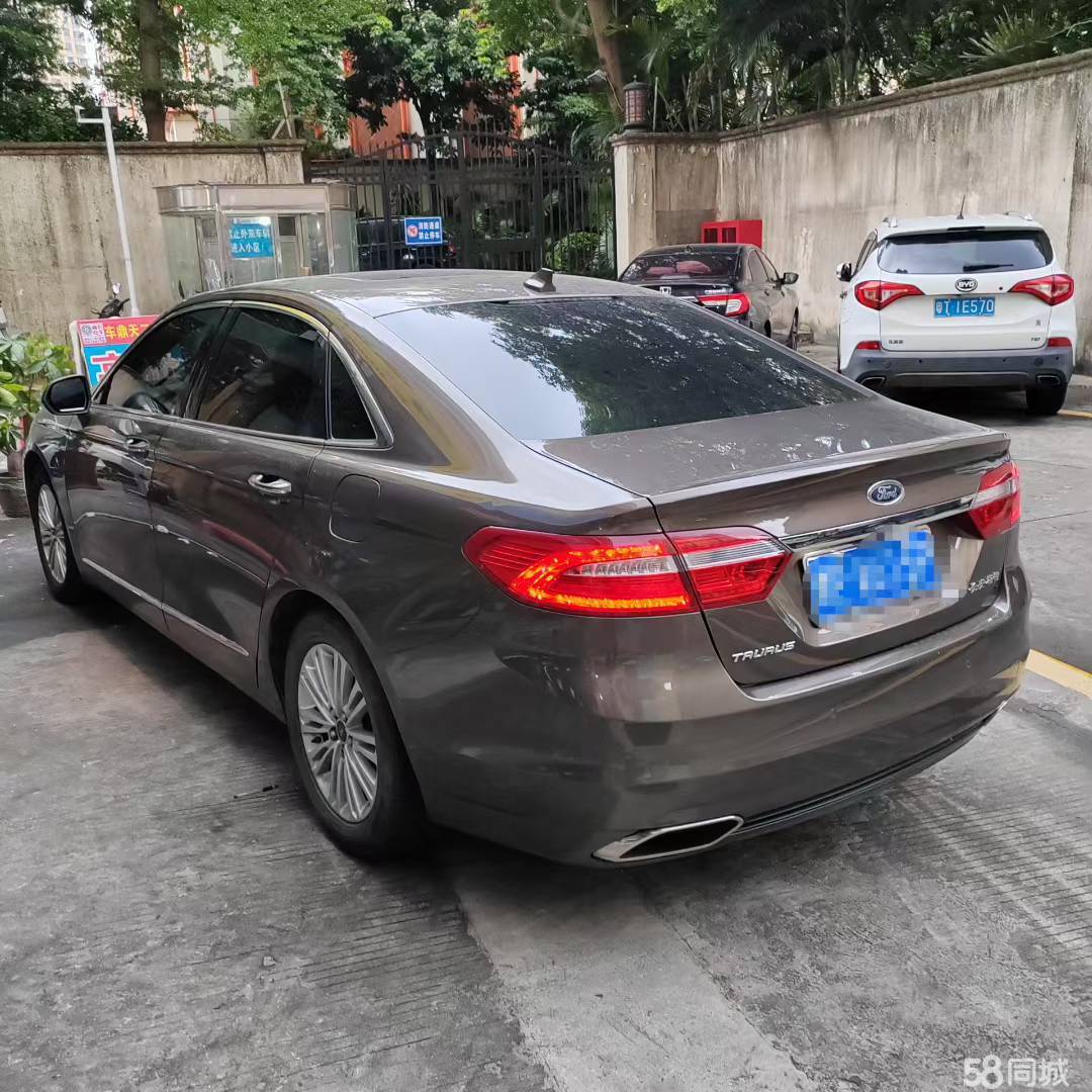 Ford Taurus 2016 car image #9