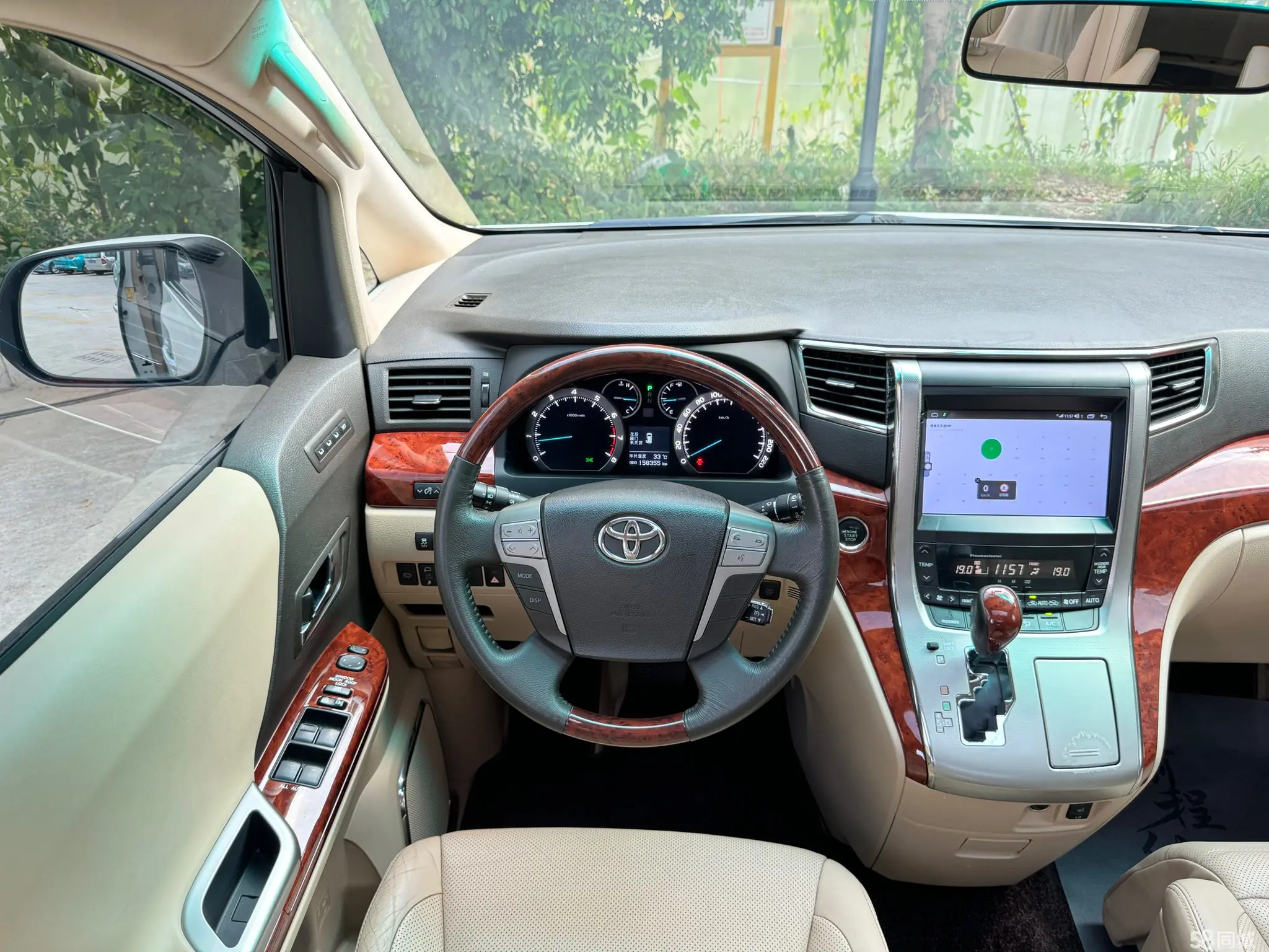 丰田 埃尔法 2011 汽车图片 #9