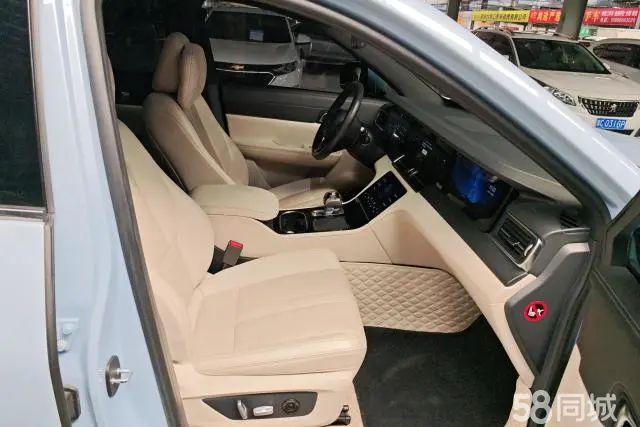 Li i8 2020 изображение автомобиля #9