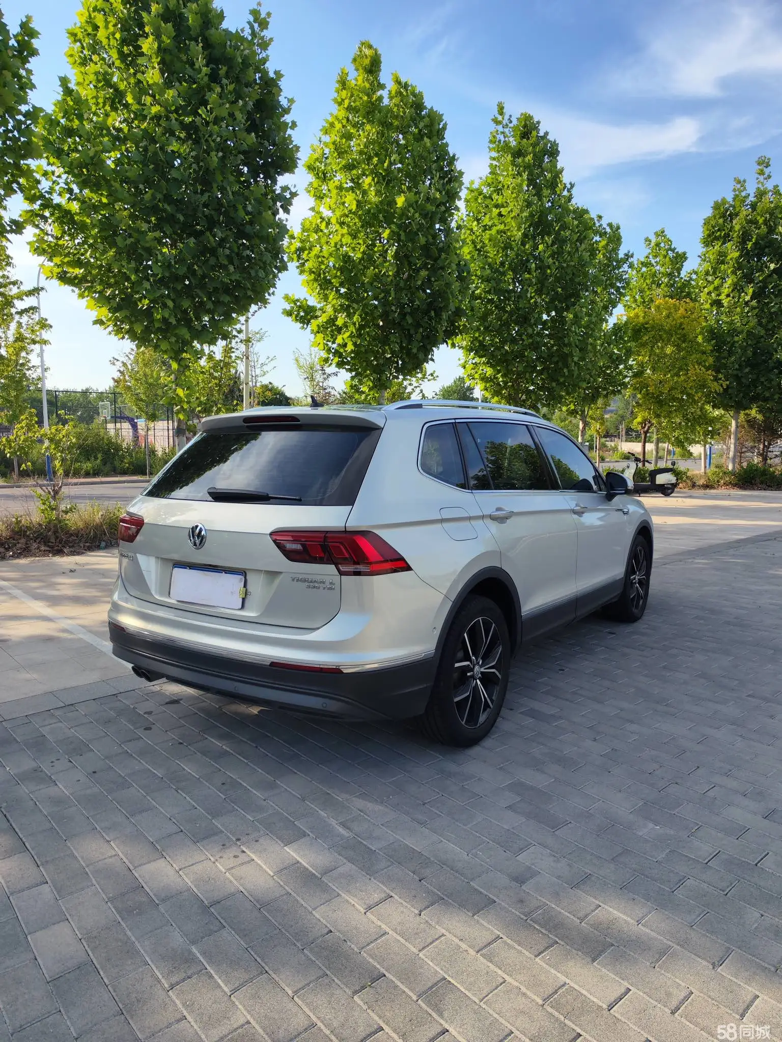Volkswagen Tiguan L 2019 car image #9