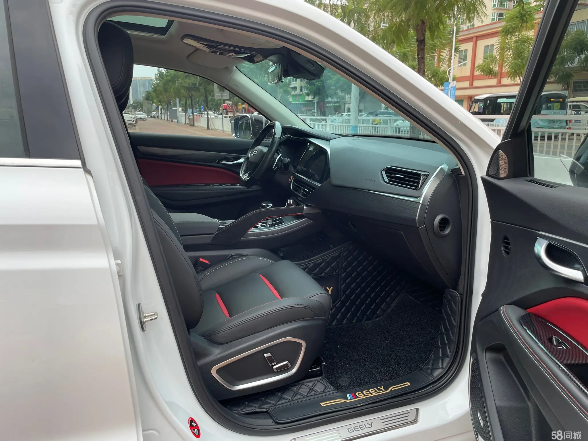 GEELY Tugella 2019 car image #9