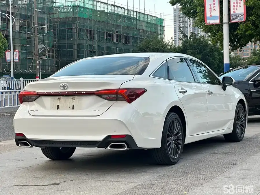 Toyota Avalon 2021 car image #9