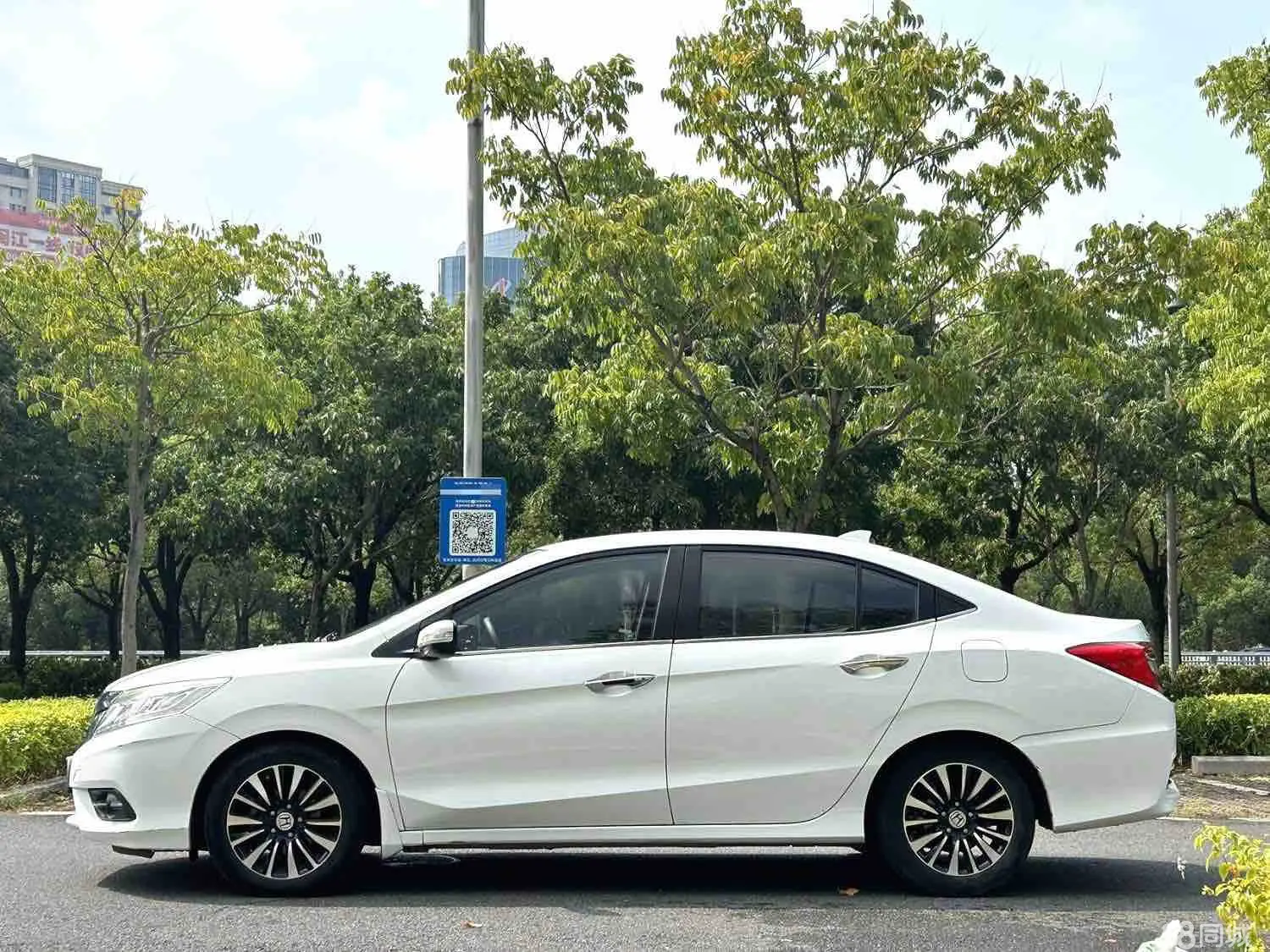 Honda Crider 2014 car image #9