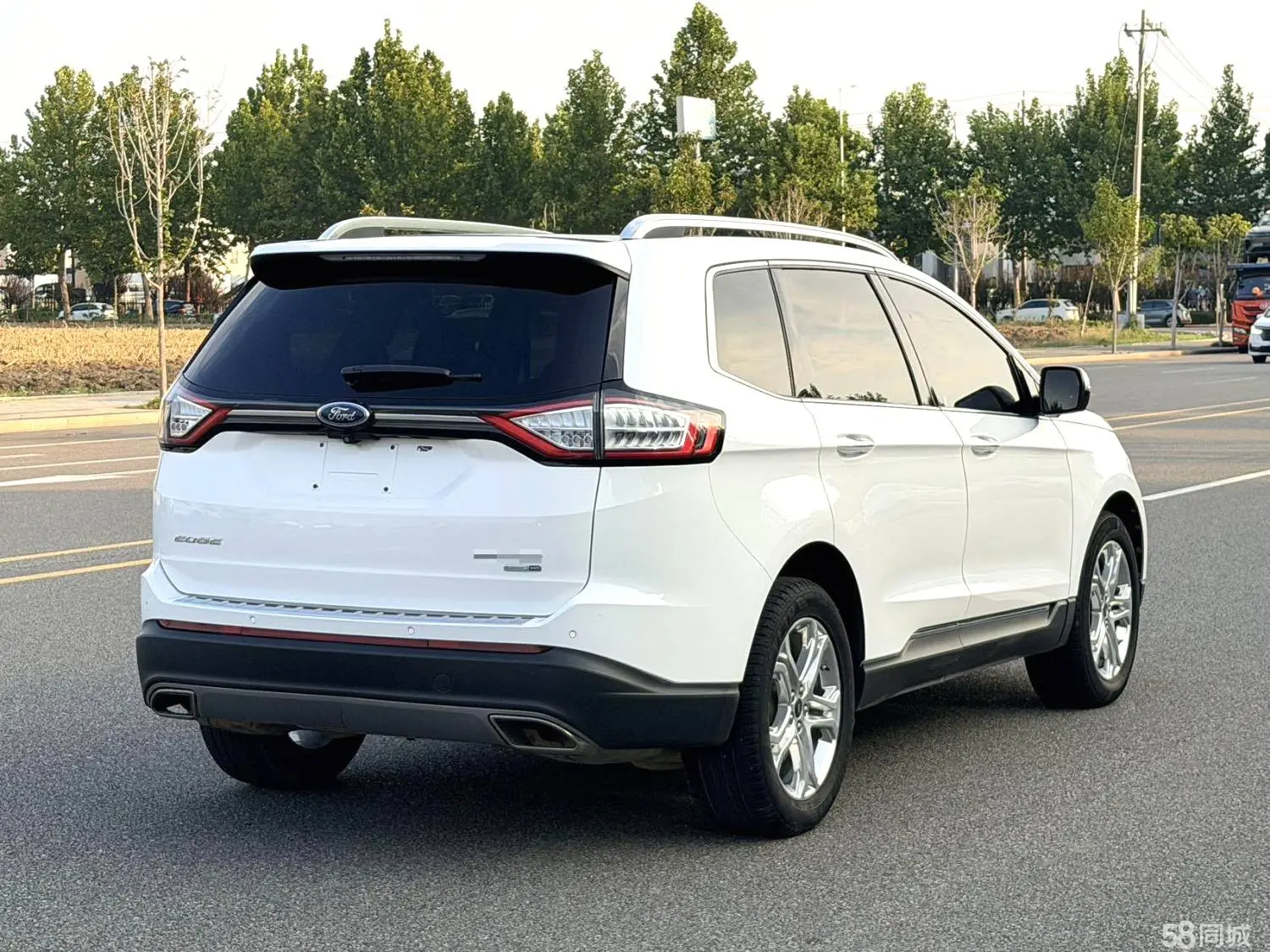 Ford Edge 2019 car image #9