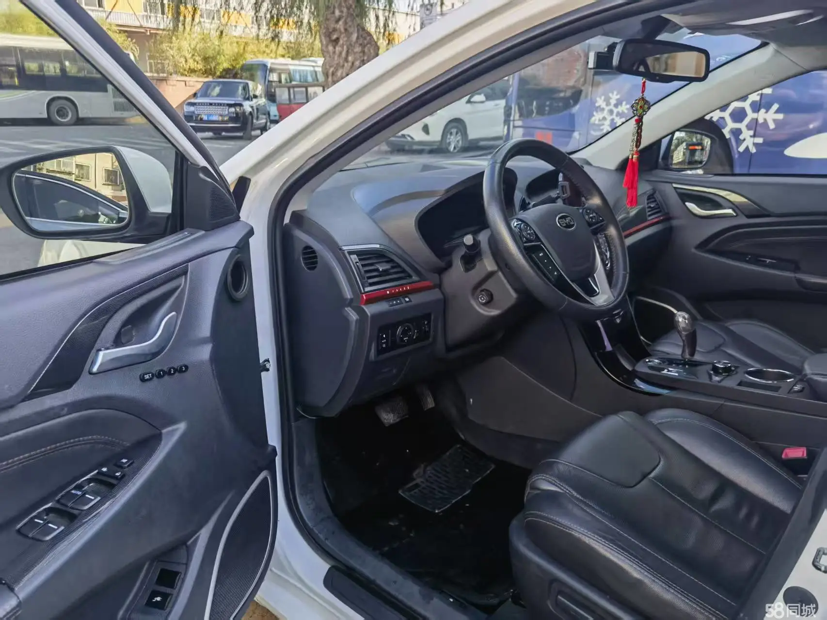 BYD Qin New Energy 2014 car image #9