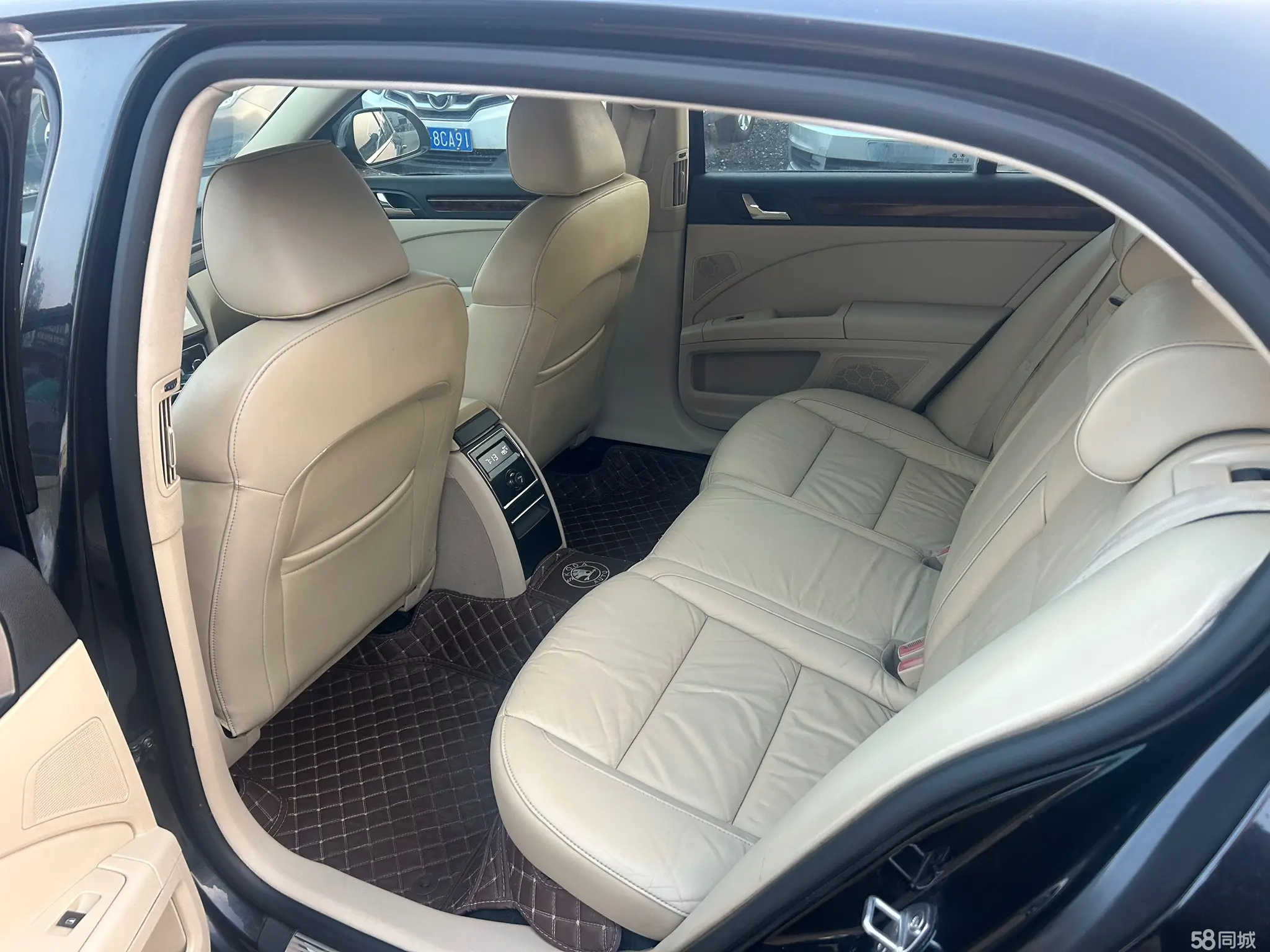 Skoda Superb 2013 car image #9