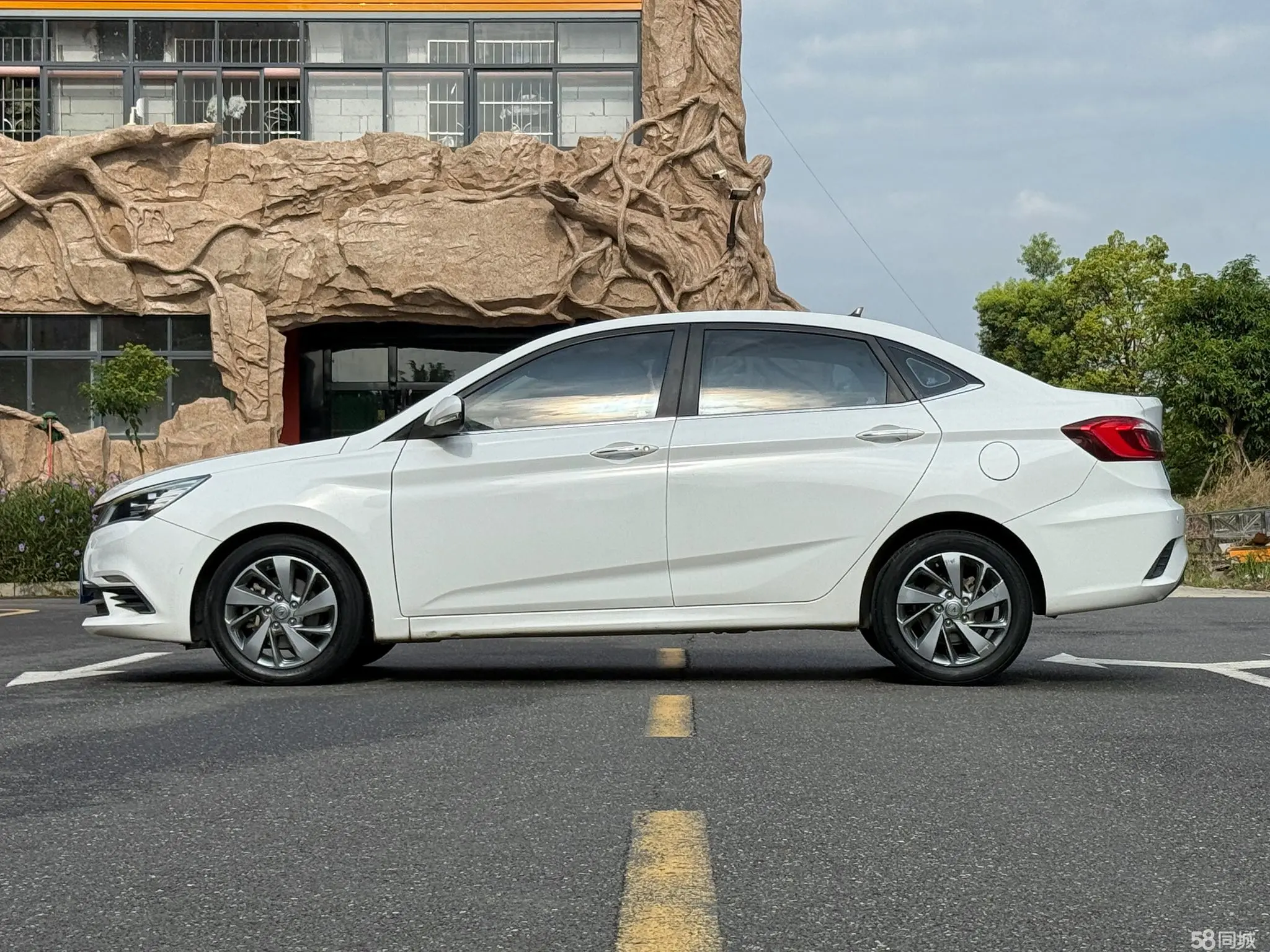 Changan Eado DT 2018 #9 Changan Eado DT 2018 car image #9