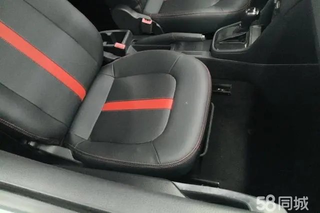 Skoda Rapid Spaceback 2018 car image #9