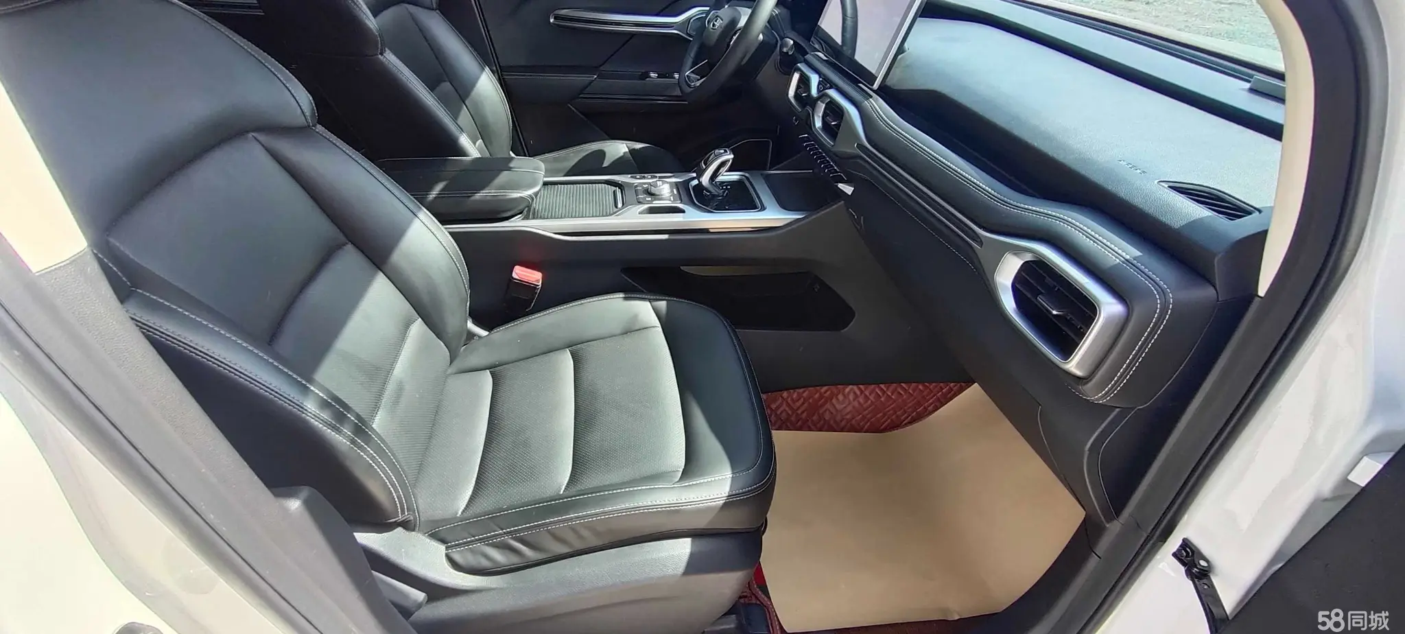 GEELY Okavango 2021 car image #9