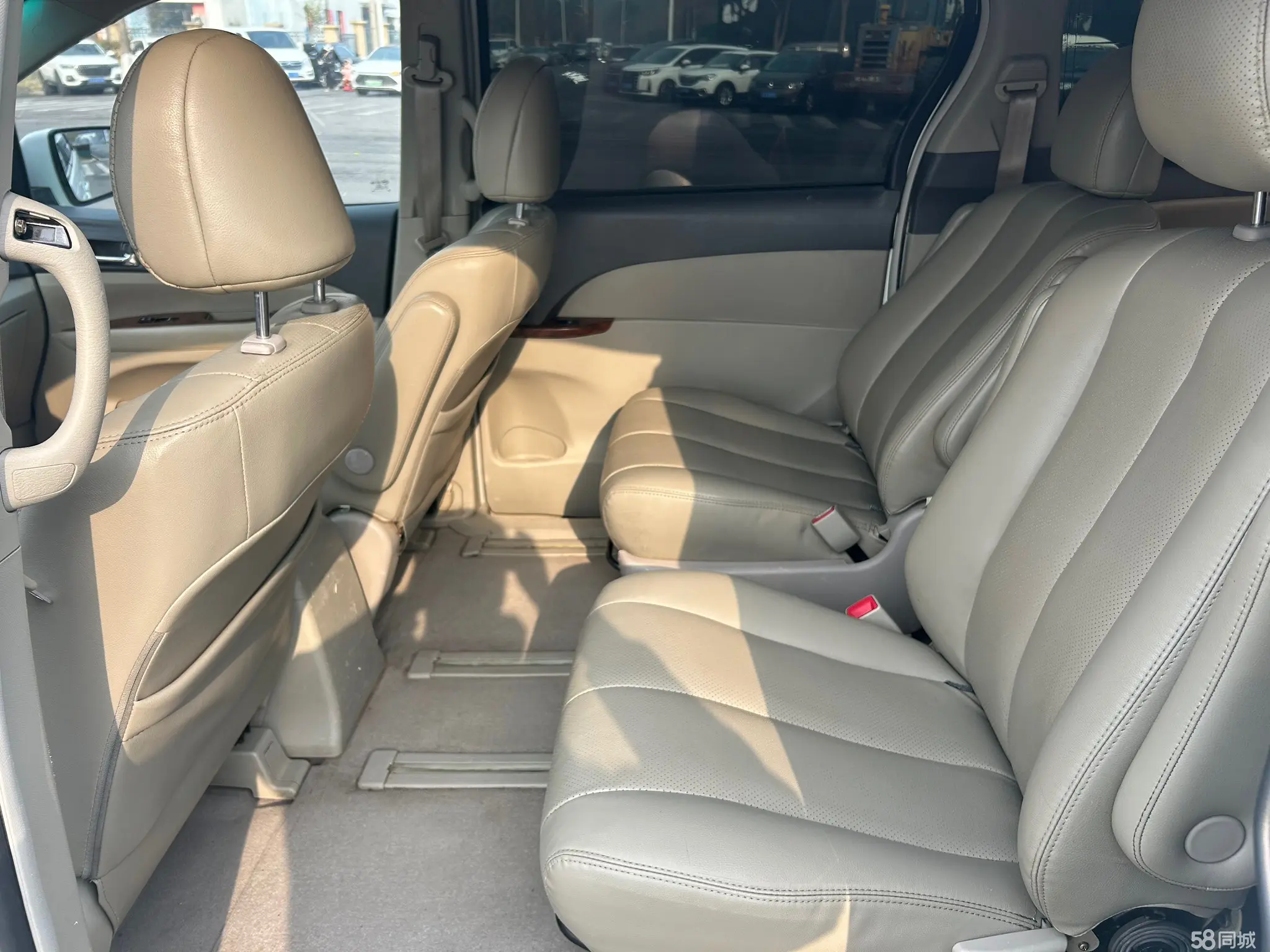 BYD M6 2014 صورة سيارة #9