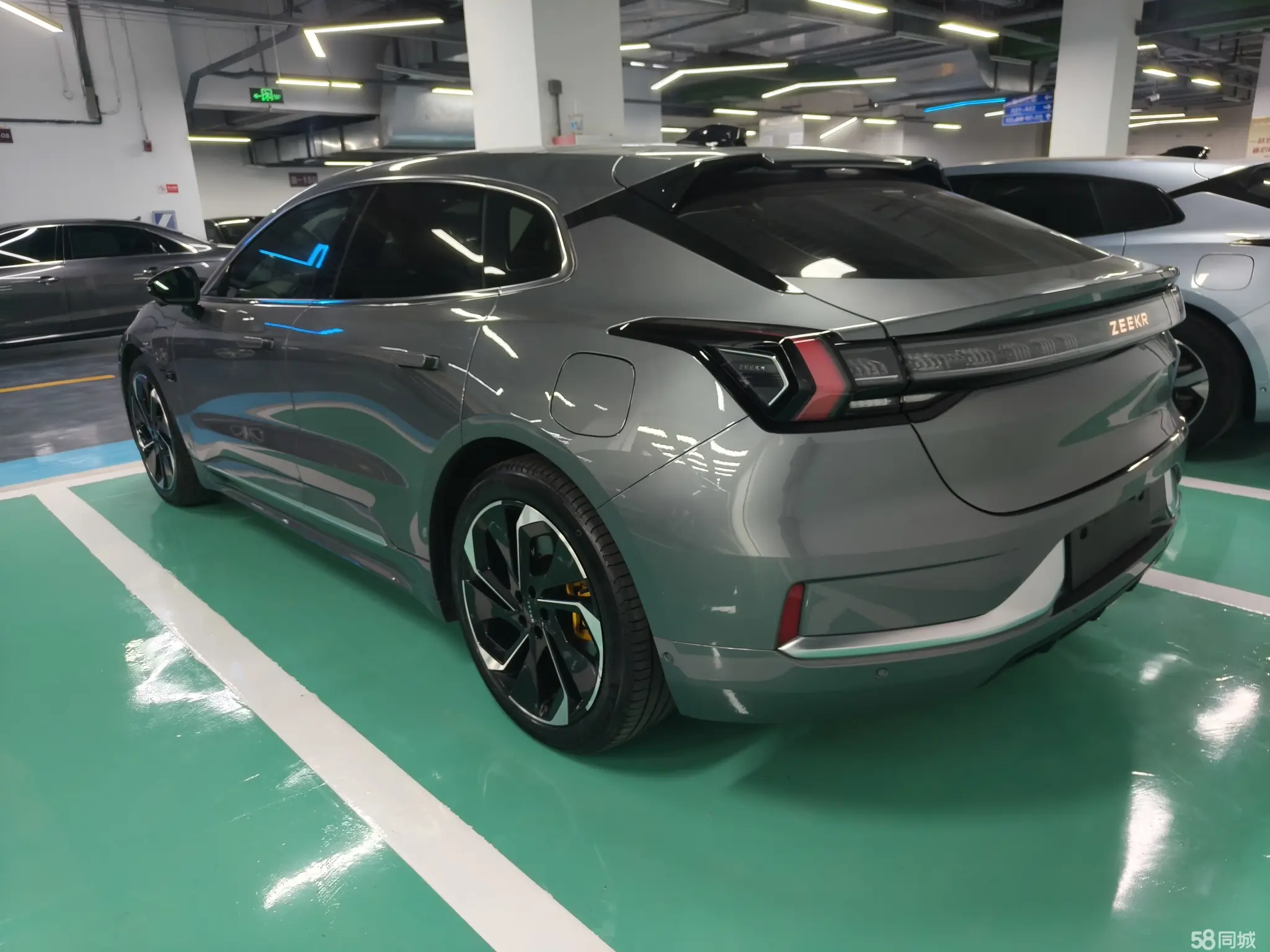 极氪 极氪001 2022 汽车图片 #9