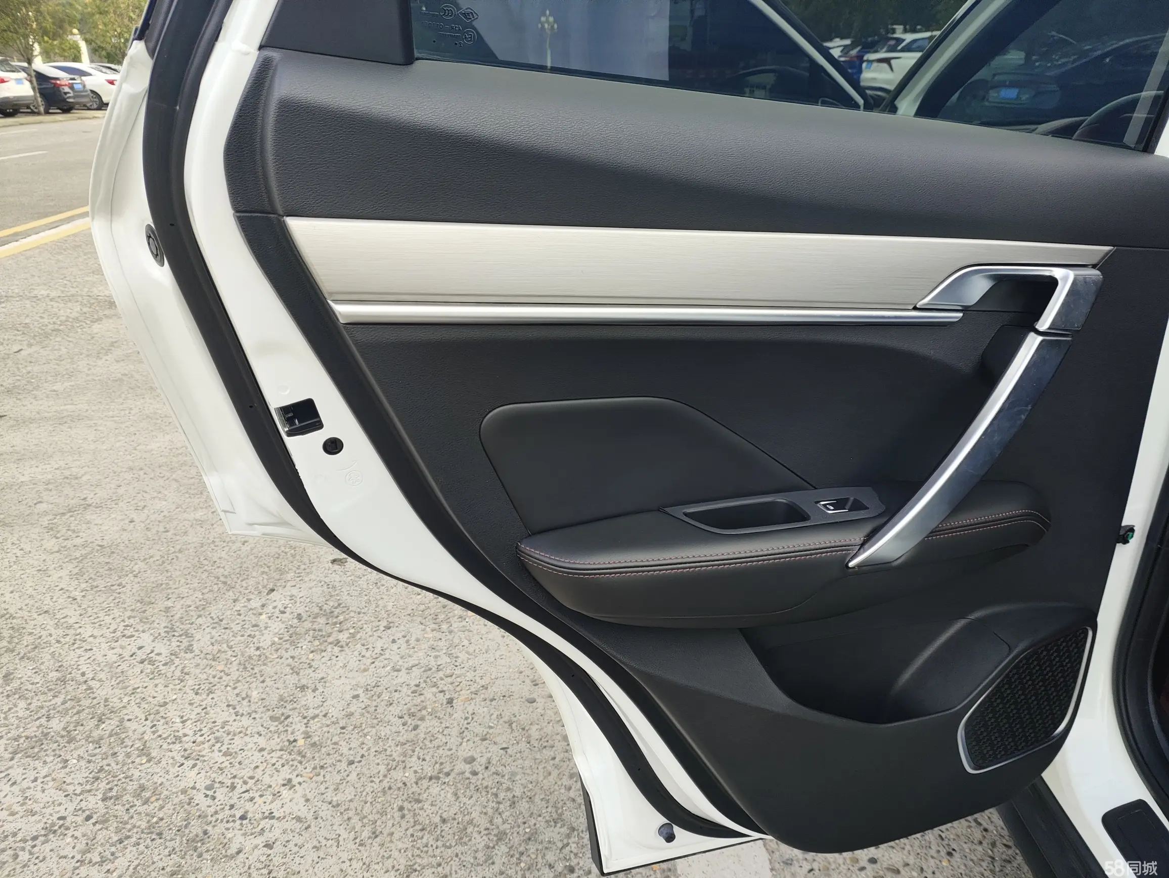 GEELY Coolray 2022 car image #9