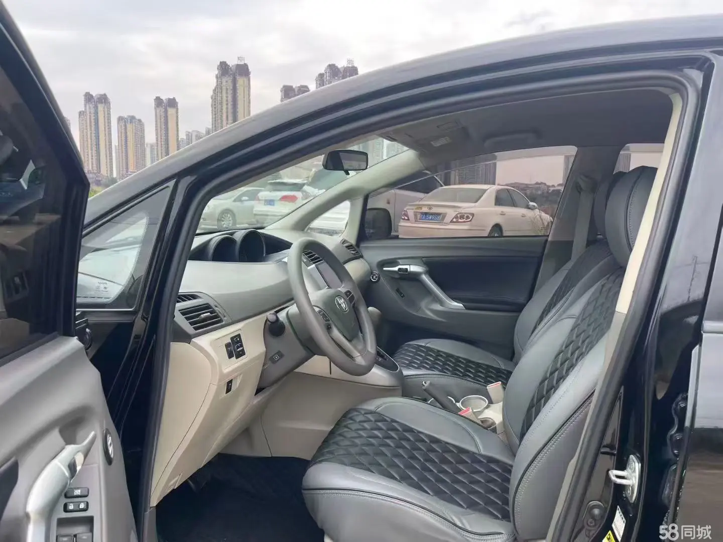 Toyota Verso 2012 car image #9