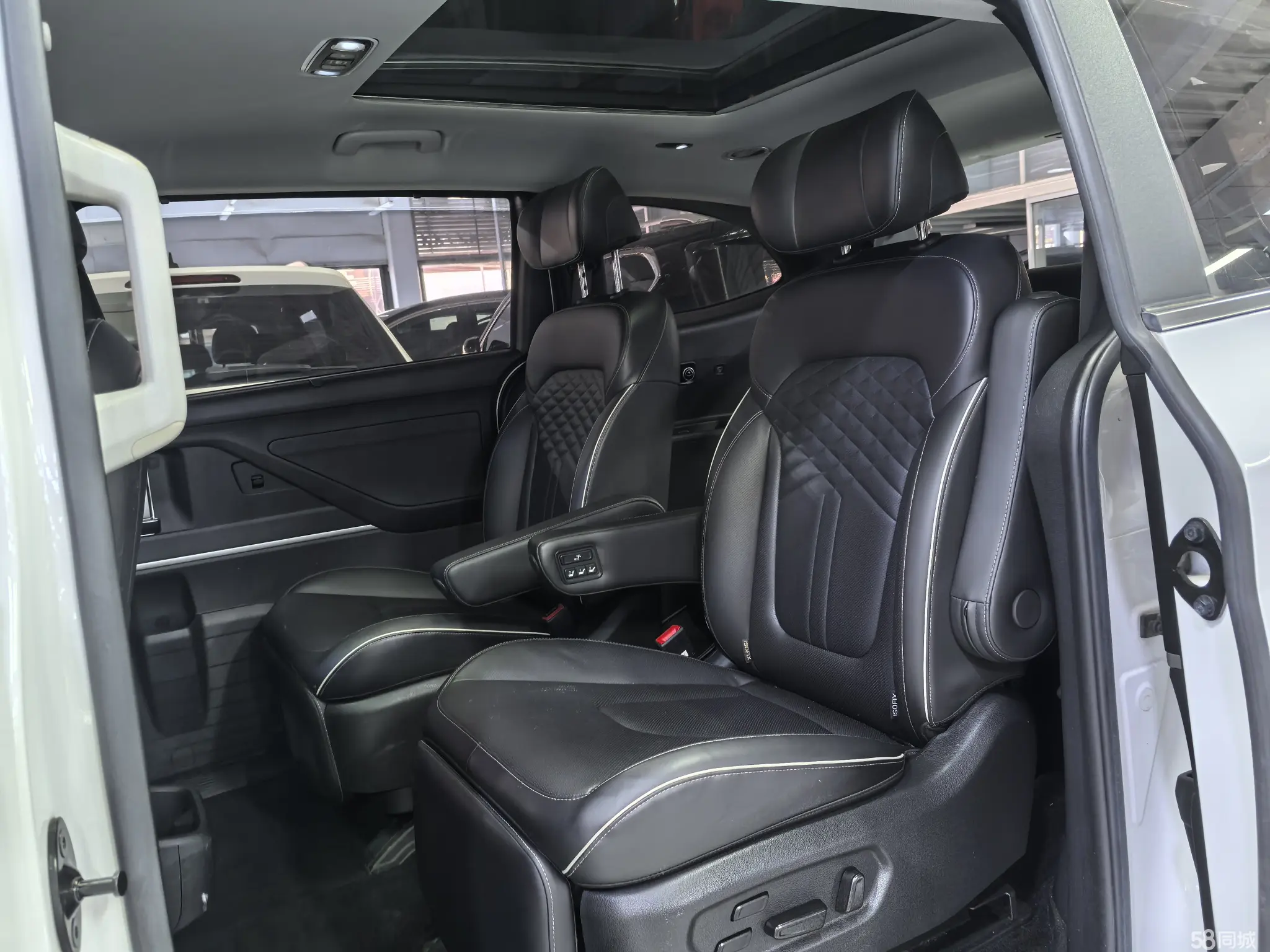 Hyundai Custo 2022 car image #9