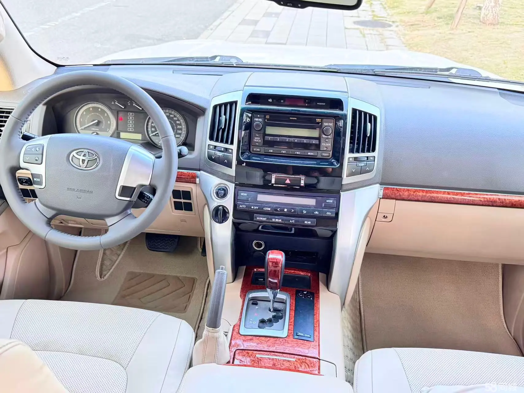 Toyota Land Cruiser 2014 car image #9